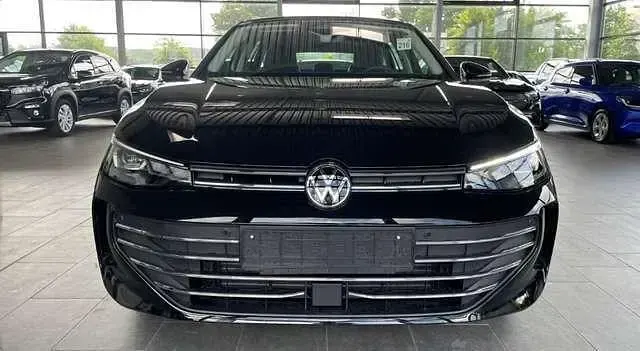 Gebraucht VW Passat Business 150 PS (110 kW) 2025 Metallic Kombi
