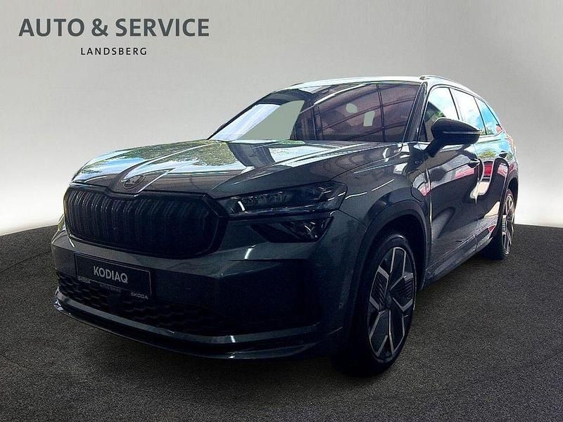 Grau Neu 2025 Skoda Kodiaq SportLine SUV | 52.980 € (Fairer Preis) - Bild 1/4