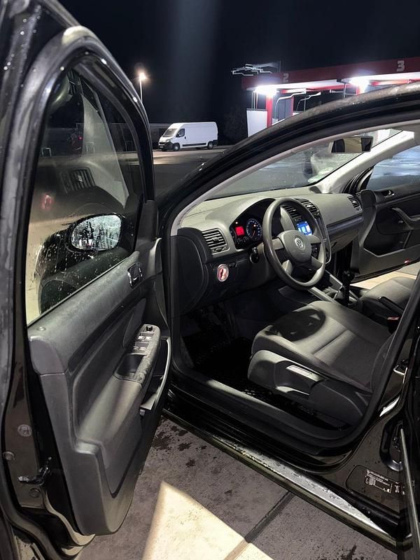 Gebraucht VW Golf V 75 PS (55 kW) 2004 Schwarz Kleinwagen