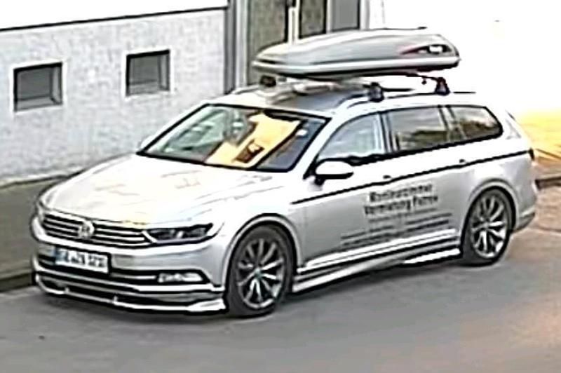 Silber Gebraucht 2016 VW Passat Kombi | 10.500 € (Guter Preis) - Bild 1/4