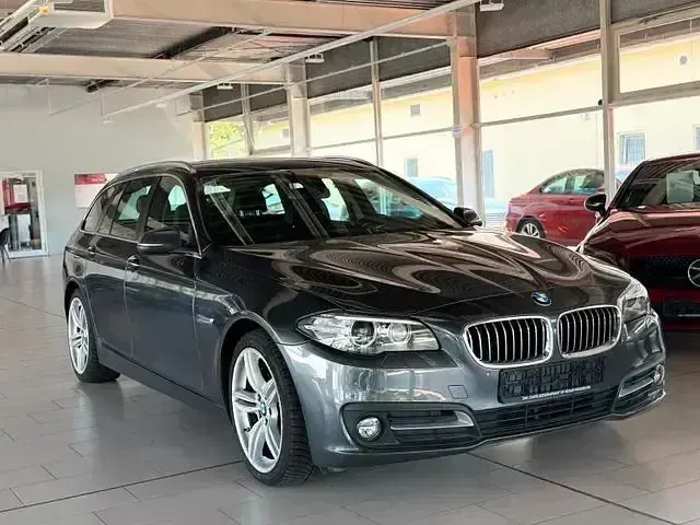 Gebraucht BMW 525 Sport Line 233 PS (171 kW) 2016 Grau Kombi