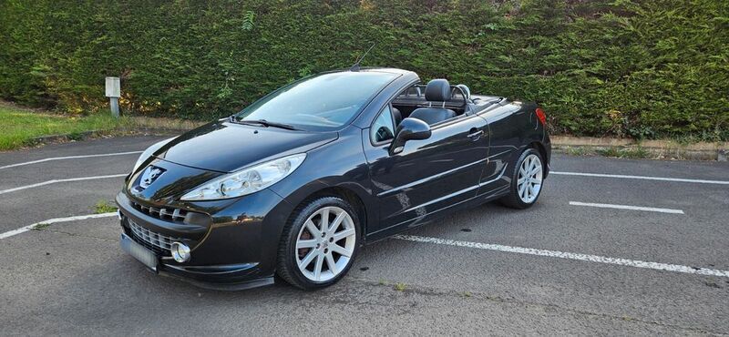 Schwarz Gebraucht 2008 Peugeot 207 CC Roland Garros Cabrio | 4.400 € (Fairer Preis) - Bild 1/4