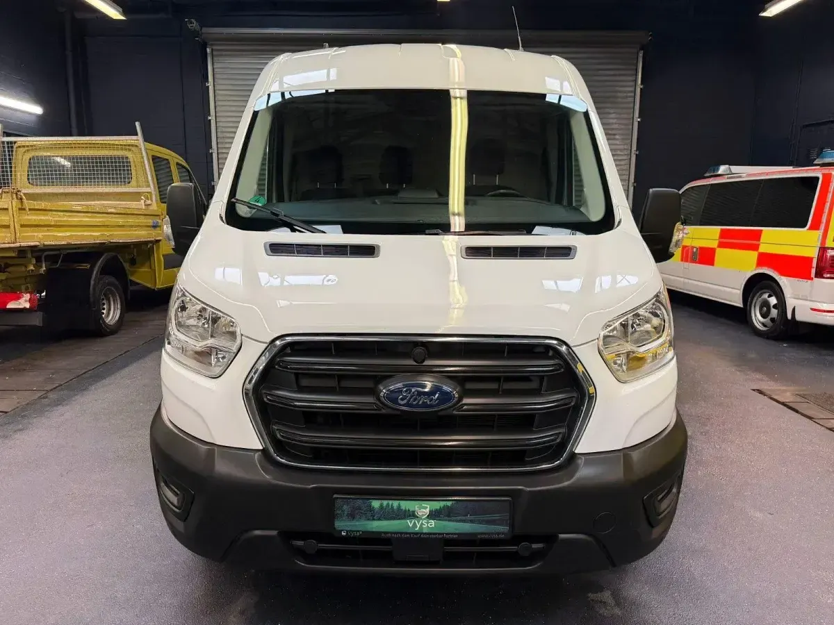 Usado Ford Transit 170 CV (125 kW) 2021 Blanco Monovolumen