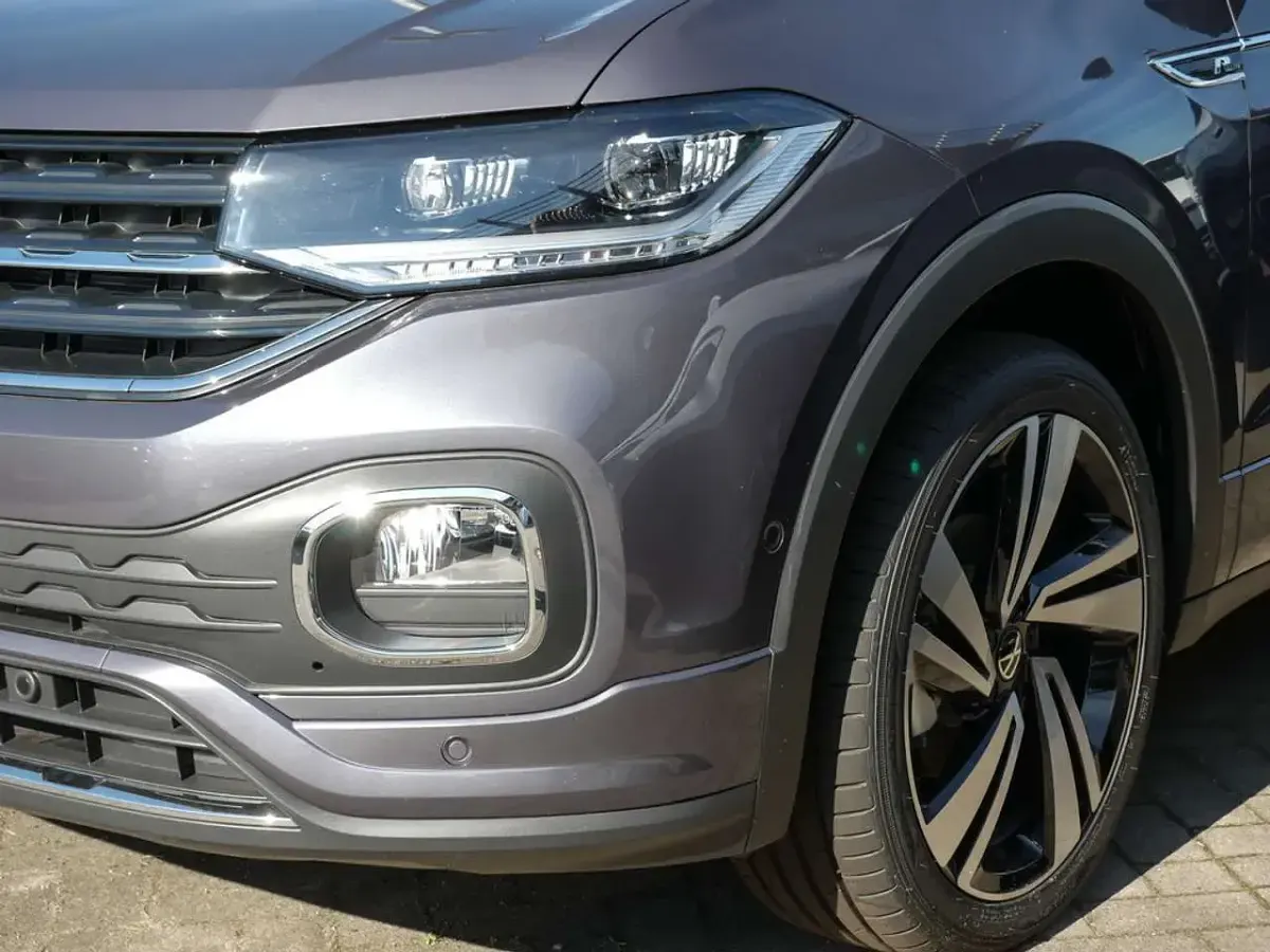 Gebraucht VW T-Cross Life 150 PS (110 kW) 2024 Rauchgrau SUV
