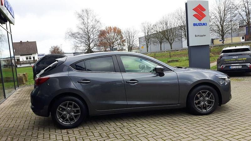 Gebraucht Mazda 3 Exclusive-Line 120 PS (88 kW) 2017 Grau Limousine