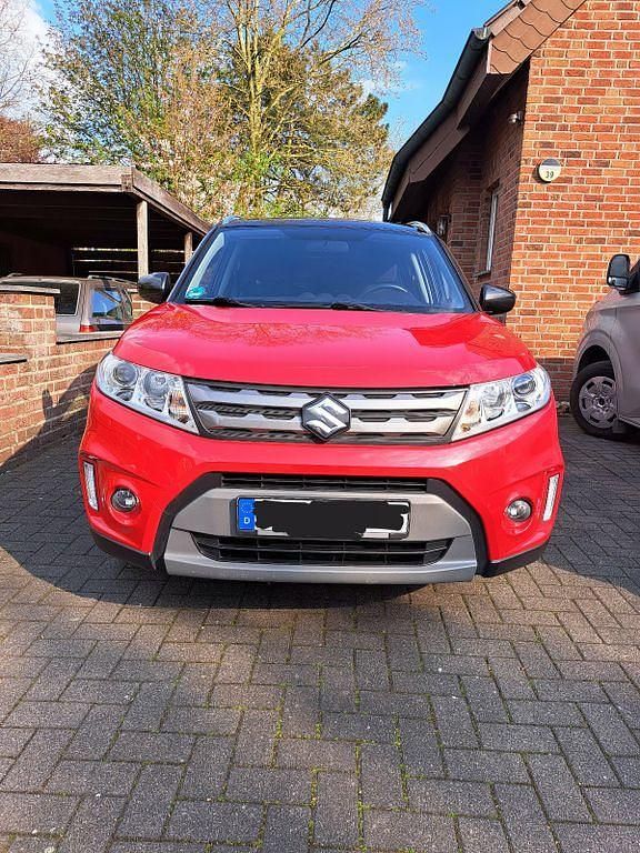 Gebraucht Suzuki Vitara 120 PS (88 kW) 2015 Rot SUV