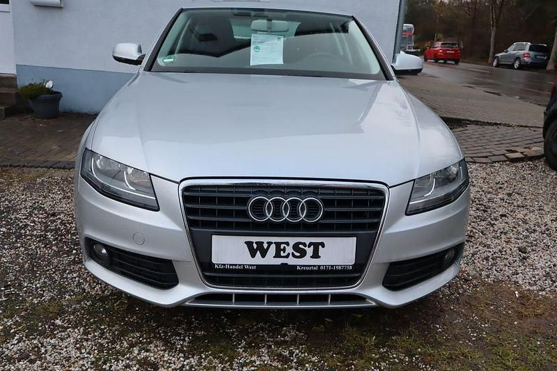 Gebraucht Audi A4 120 PS (88 kW) 2011 Silber Limousine