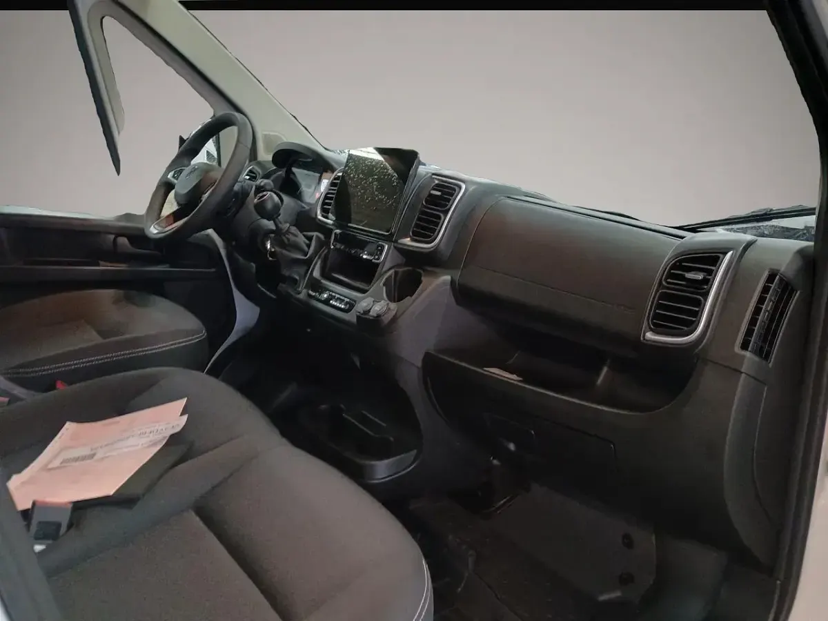 Gebraucht Peugeot Boxer 140 PS (102 kW) 2025 Weiß Van