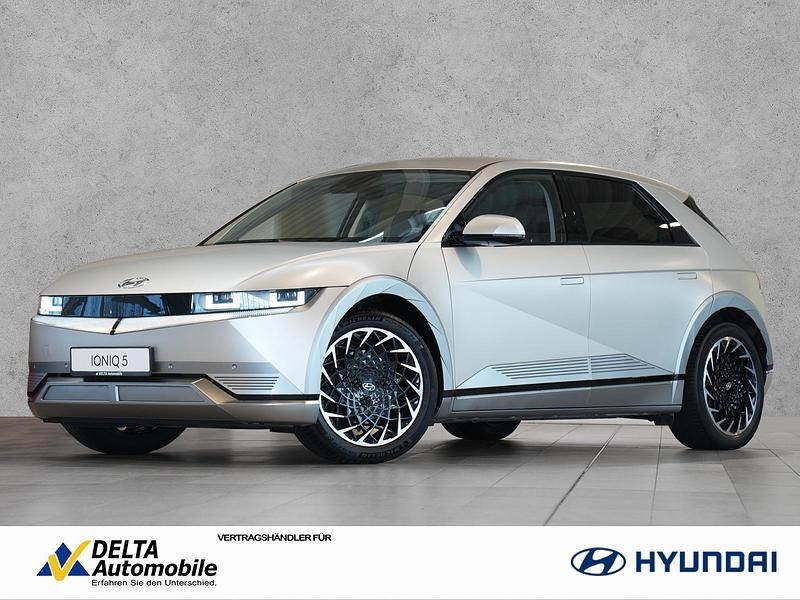 Gravity gold / mat Gebraucht 2021 Hyundai Ioniq 6 Techniq Limousine | 24.990 € (Etwas zu teuer) - Bild 1/4