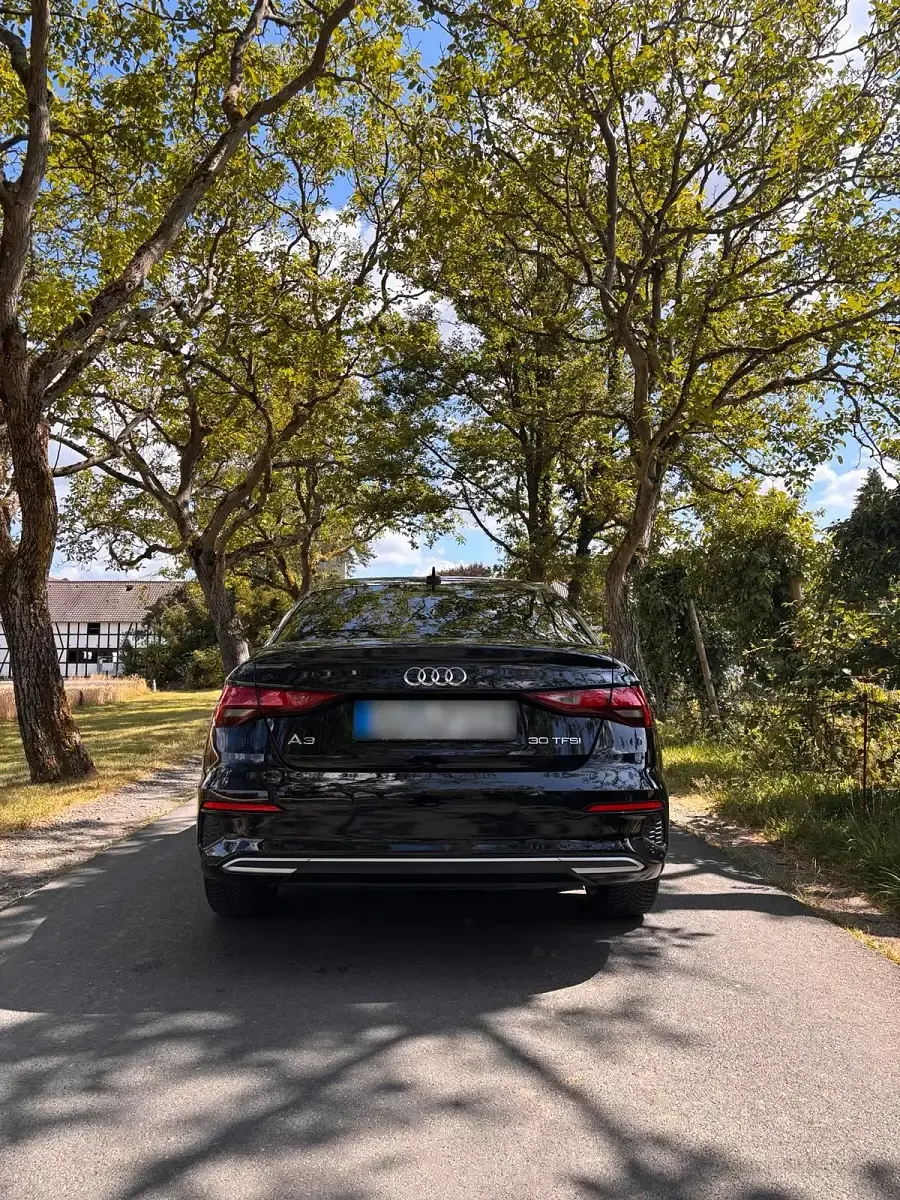 Gebraucht Audi A3 110 PS (80 kW) 2022 Schwarz Limousine
