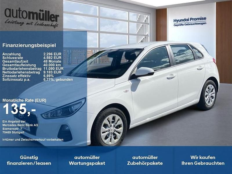 Weiß Gebraucht 2018 Hyundai i30 Pure Limousine | 10.840 € (Fairer Preis) - Bild 1/4