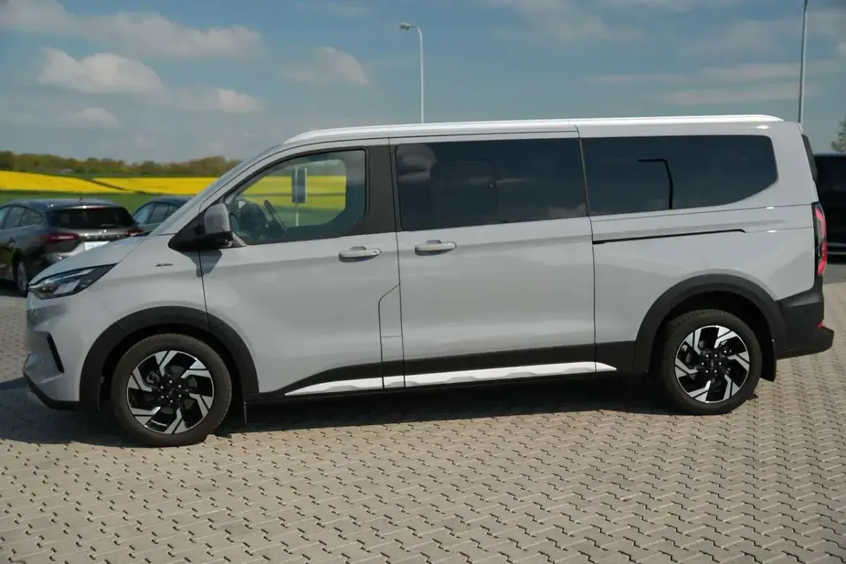 Gebraucht Ford Tourneo Custom Active 170 PS (125 kW) 2025 Greymatter Van