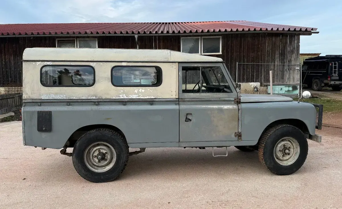 Usado Land Rover 2 86 CV (63 kW) 1970 Gris SUV