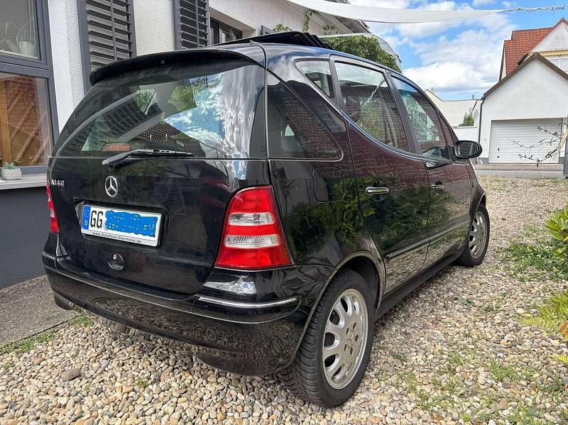 Schwarz Gebraucht 2003 Mercedes A140 Elegance Limousine | 2.000 € (Etwas zu teuer) - Bild 1/4