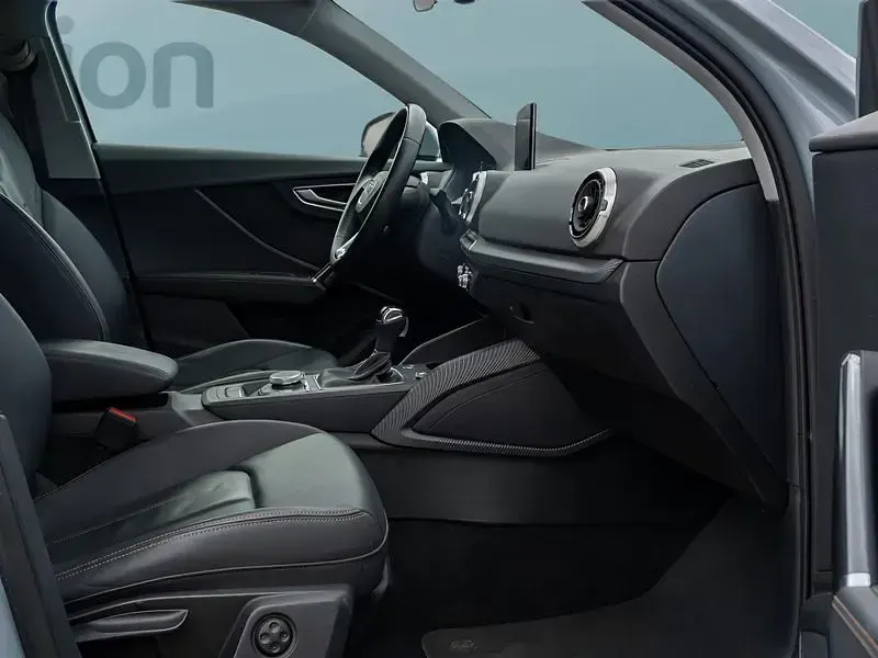 Używany Audi Q2 190 KM (139 kW) 2022 Szary SUV
