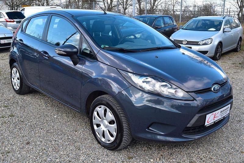 Gebraucht Ford Fiesta Trend 97 PS (71 kW) 2010 Grau Kleinwagen