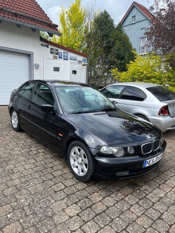 Schwarz Gebraucht 2001 BMW 316 Compact Kleinwagen | 1.299 € (Guter Preis) - Bild 1/4