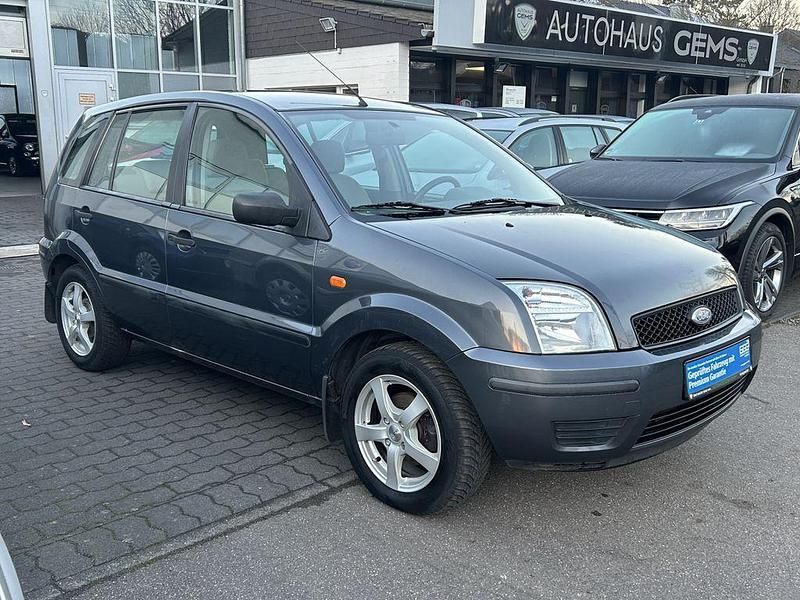 Grau Gebraucht 2004 Ford Fusion Viva Limousine | 1.890 € (Fairer Preis) - Bild 1/4