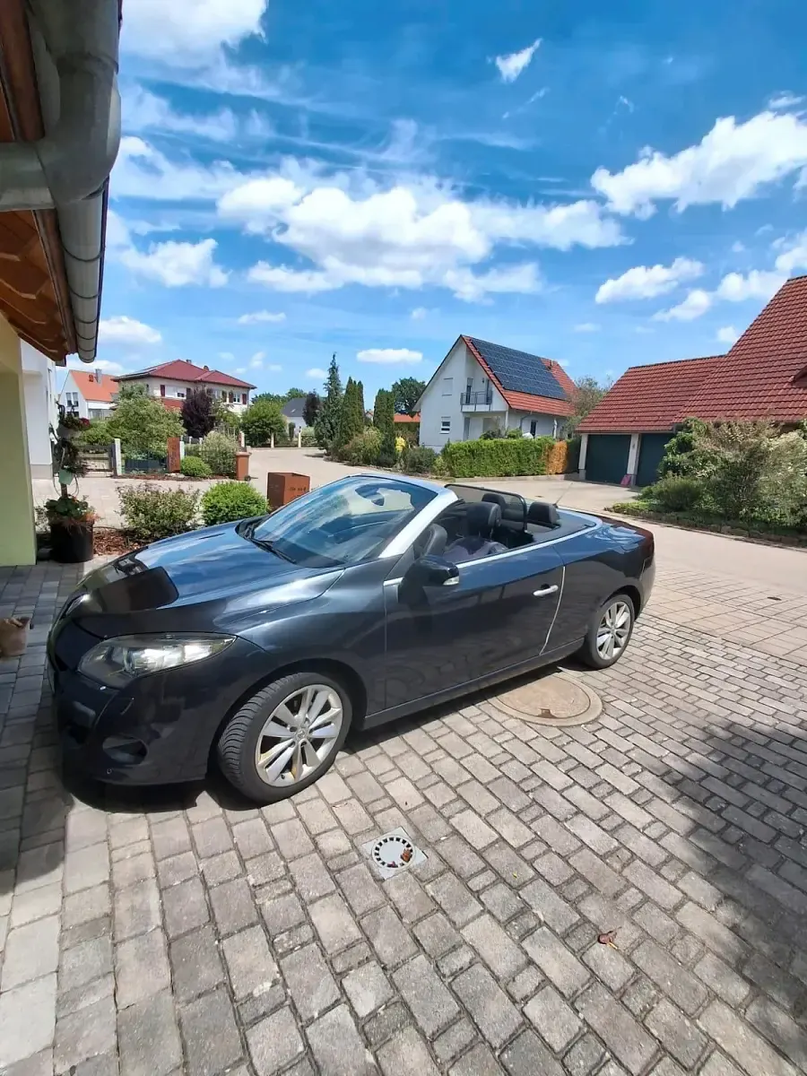 Gebraucht Renault Mégane Cabriolet Luxe 131 PS (96 kW) 2012 Grau Cabrio