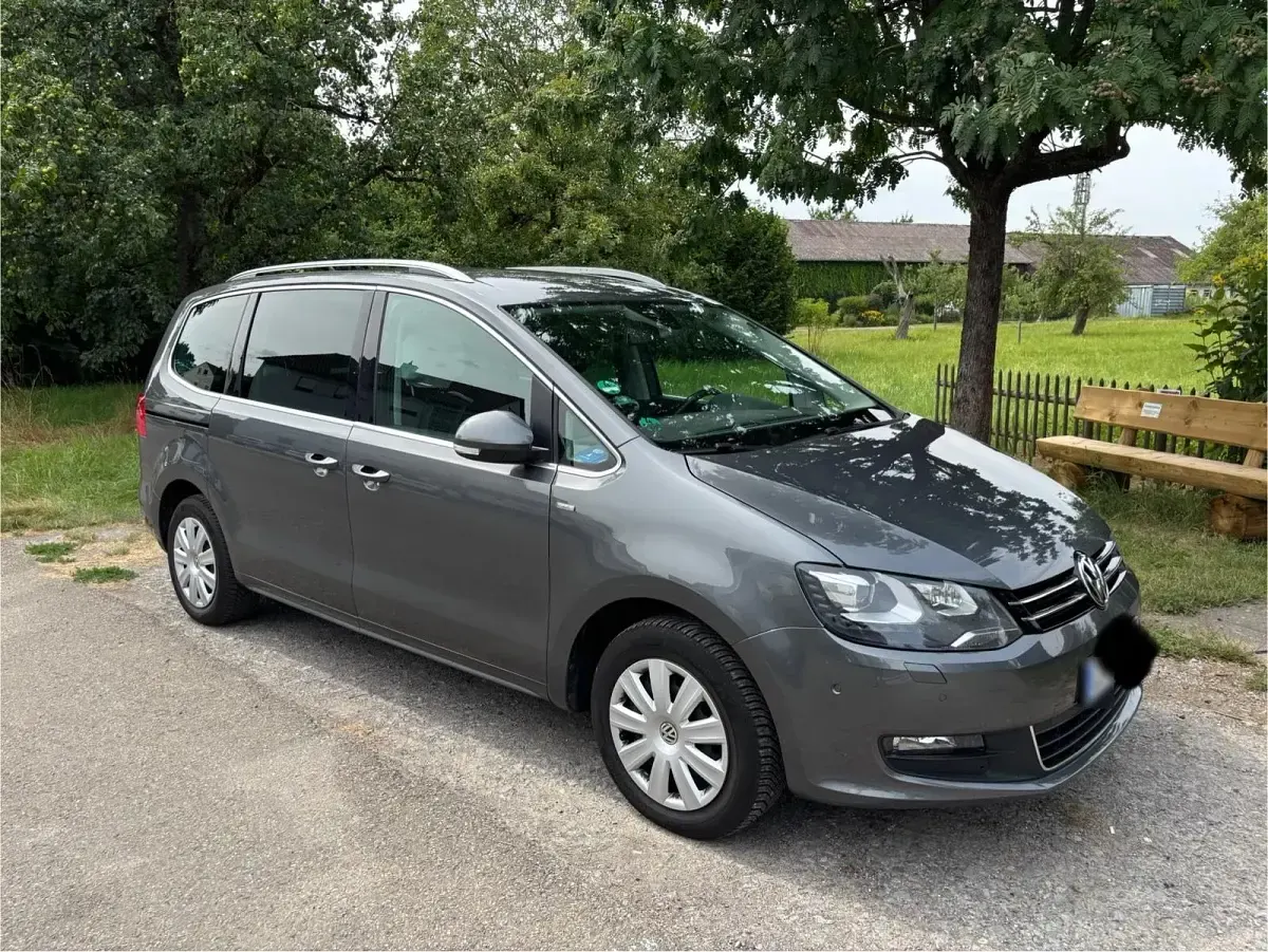 Second-hand VW Sharan 200 CP (147 kW) 2013 Gri Monovolum