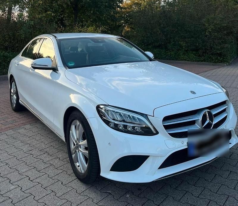 Gebraucht Mercedes C200 160 PS (117 kW) 2019 Weiß Limousine