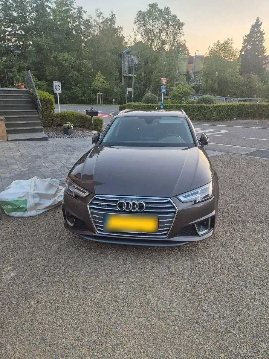 Gebraucht Audi A4 S-Line 190 PS (139 kW) 2019 Braun Kombi