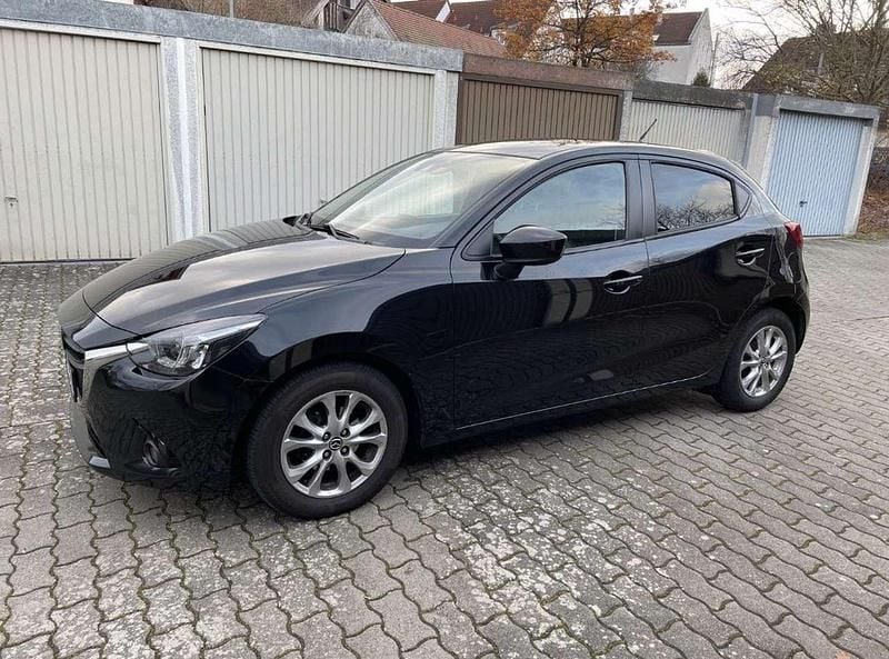 Schwarz Gebraucht 2015 Mazda 2 Exclusive-Line Limousine | 5.150 € (Fairer Preis) - Bild 1/4