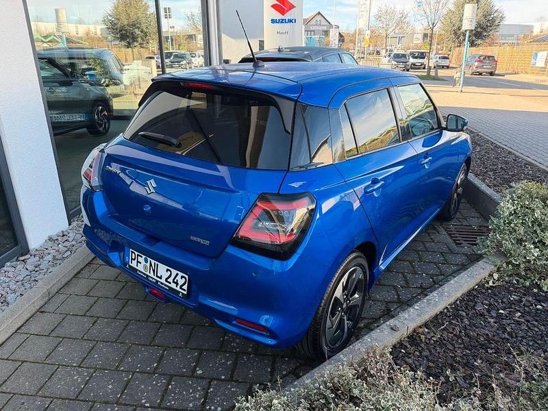 Gebraucht Suzuki Swift Comfort+ 83 PS (61 kW) 2025 Blau Kleinwagen