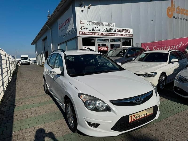 Gebraucht Hyundai i30 Edition 90 PS (66 kW) 2011 Weiß Kombi