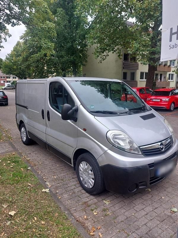 Grau Gebraucht 2012 Opel Vivaro Van | 7.000 € (Fairer Preis) - Bild 1/4