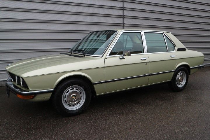 Grün Gebraucht 1977 BMW 518 Limousine | 21.990 € - Bild 1/4