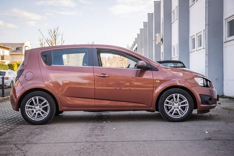 Gebraucht Chevrolet Aveo 116 PS (85 kW) 2011 Andere farben Kleinwagen