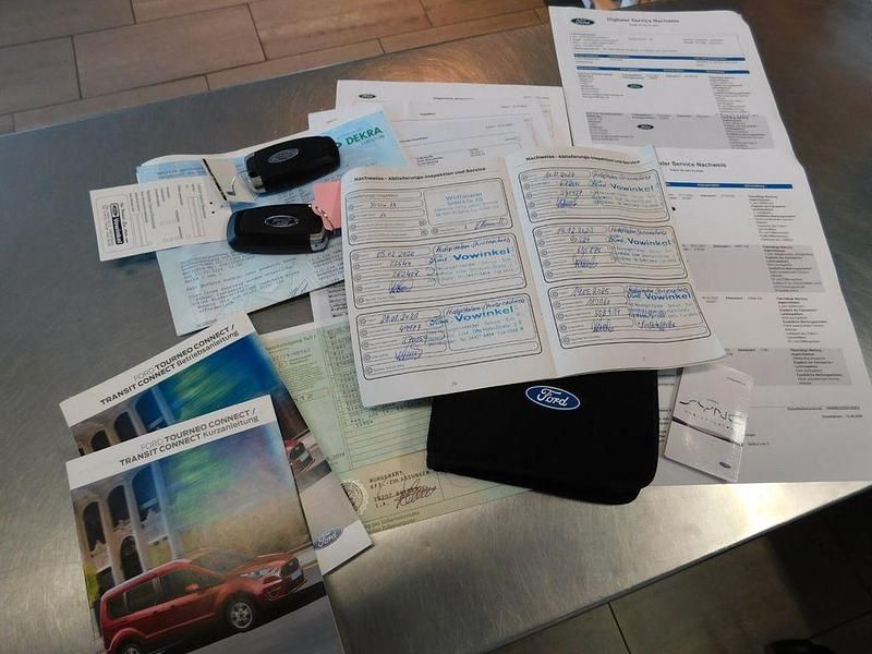 Weiß Gebraucht 2019 Ford Grand Tourneo Connect Van / Kleinbus | 17.850 € (Fairer Preis) - Bild 1/2