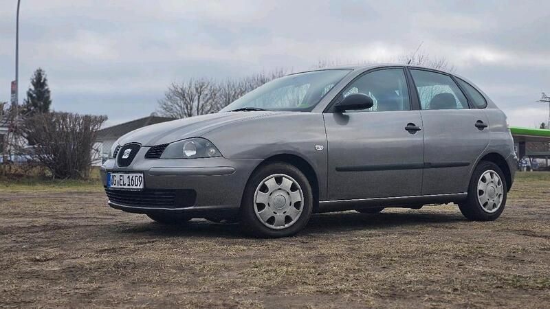 Grau Gebraucht 2002 Seat Ibiza Kleinwagen | 1.500 € (Fairer Preis) - Bild 1/4