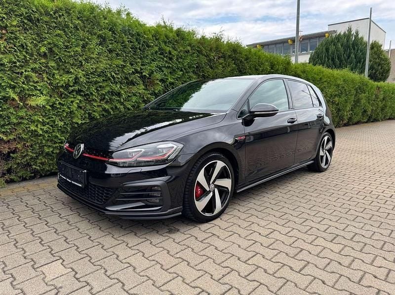 Deep black perleffekt Gebraucht 2019 VW Golf VII GTI Kleinwagen | 19.900 € (Superpreis) - Bild 1/4