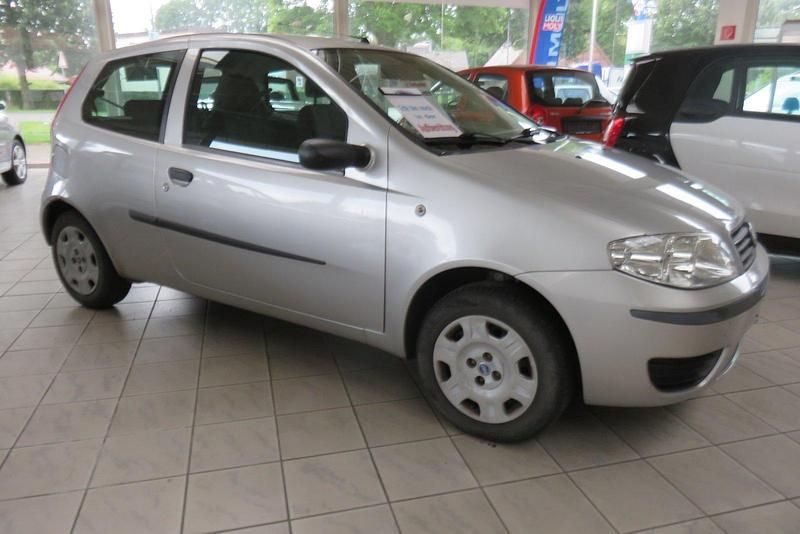 Silber Gebraucht 2006 Fiat Punto Kleinwagen | 1.490 € (Fairer Preis) - Bild 1/4