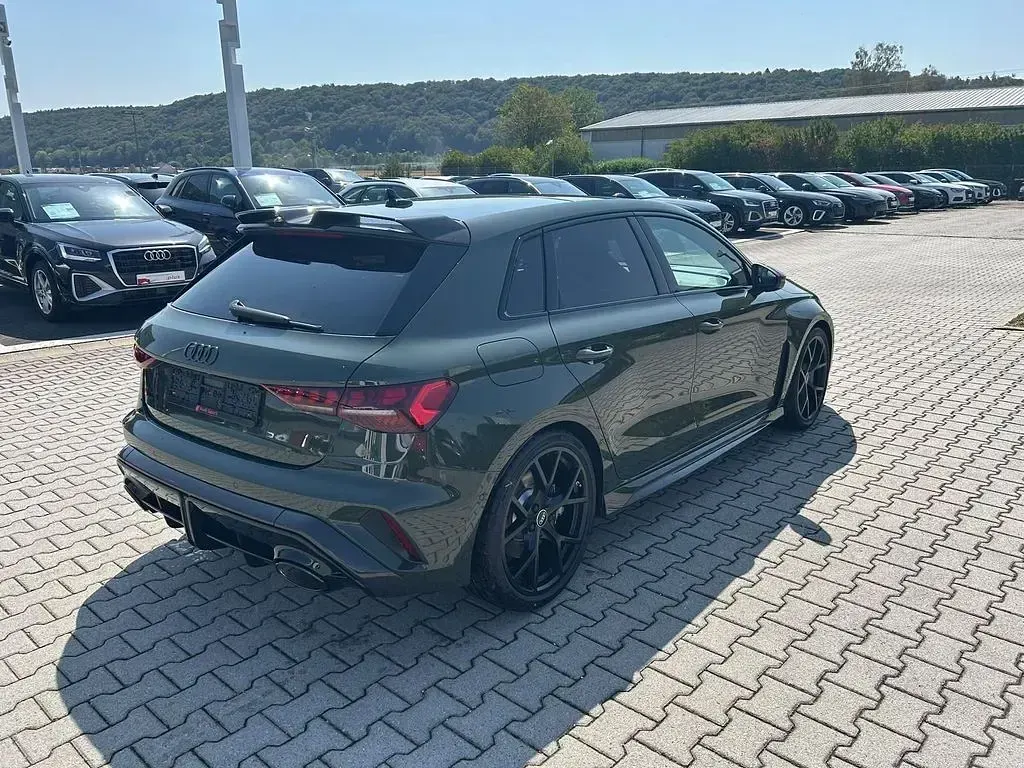 Gebraucht Audi RS3 Sport 400 PS (294 kW) 2026 Grün Limousine
