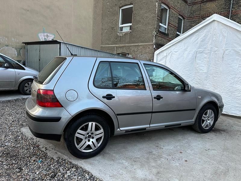 Gebraucht VW Golf IV 105 PS (77 kW) 2002 Grau Limousine