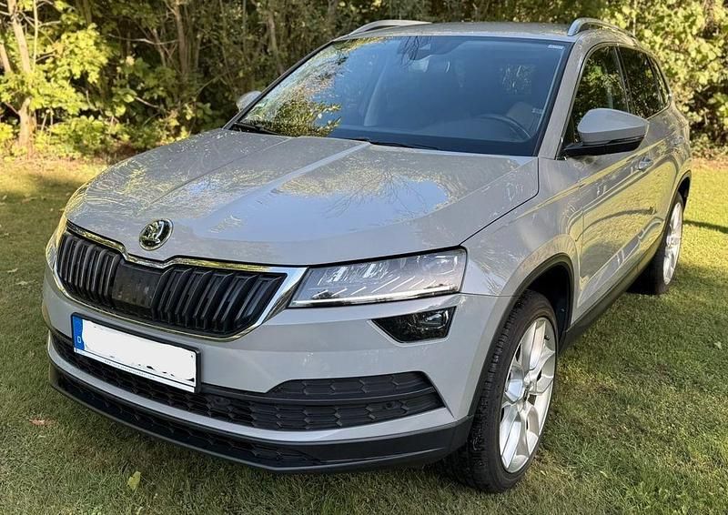 Grau Gebraucht 2020 Skoda Karoq Style SUV | 21.900 € (Fairer Preis) - Bild 1/4