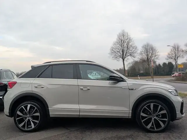 Neu VW T-Roc Black Edition 150 PS (110 kW) 2025 Grau SUV