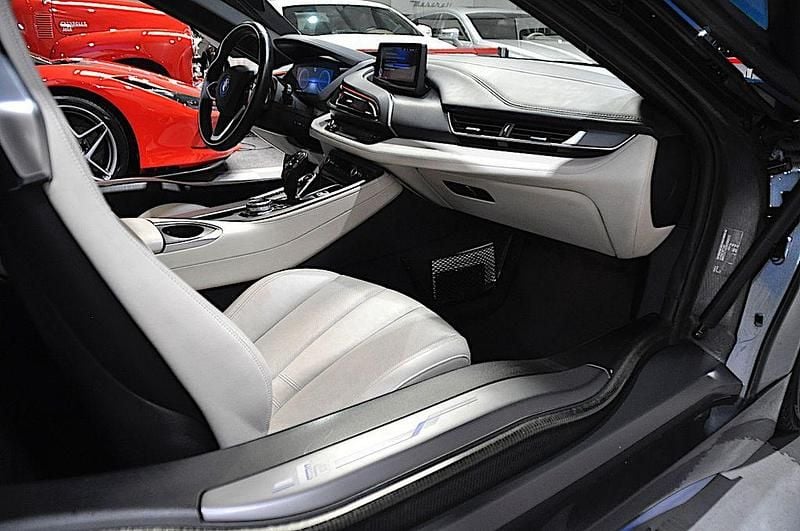 Gebraucht BMW i8 Pure Impulse 362 PS (266 kW) 2014 Grau Coupé