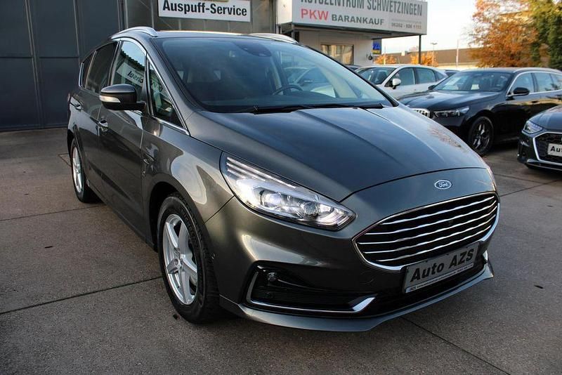 Grau Gebraucht 2021 Ford S-MAX Titanium Van / Kleinbus | 19.950 € (Superpreis) - Bild 1/4