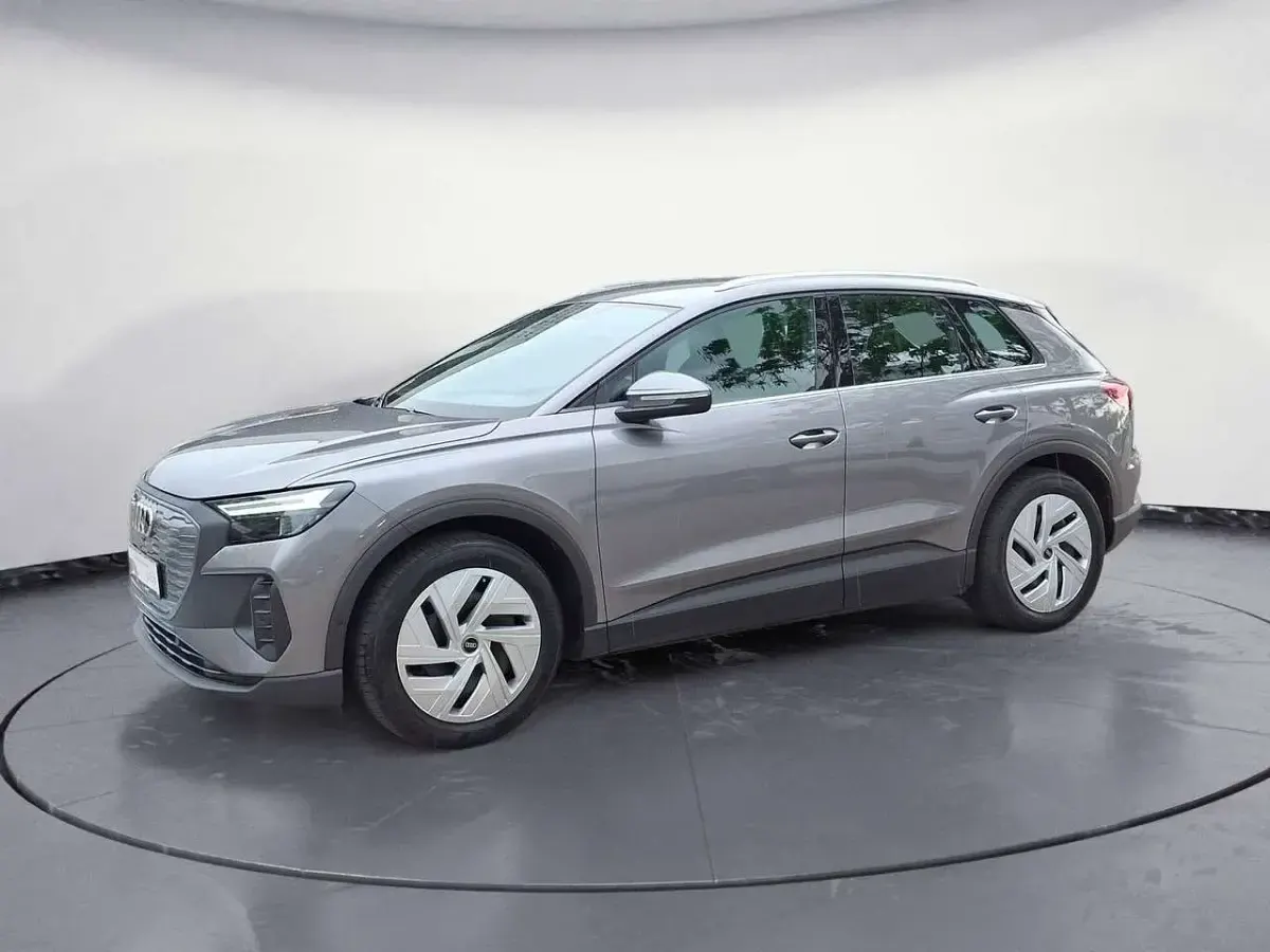 Second-hand Audi Q4 e-tron Ambiente 194 kW (265 CP) 2023 Gri SUV