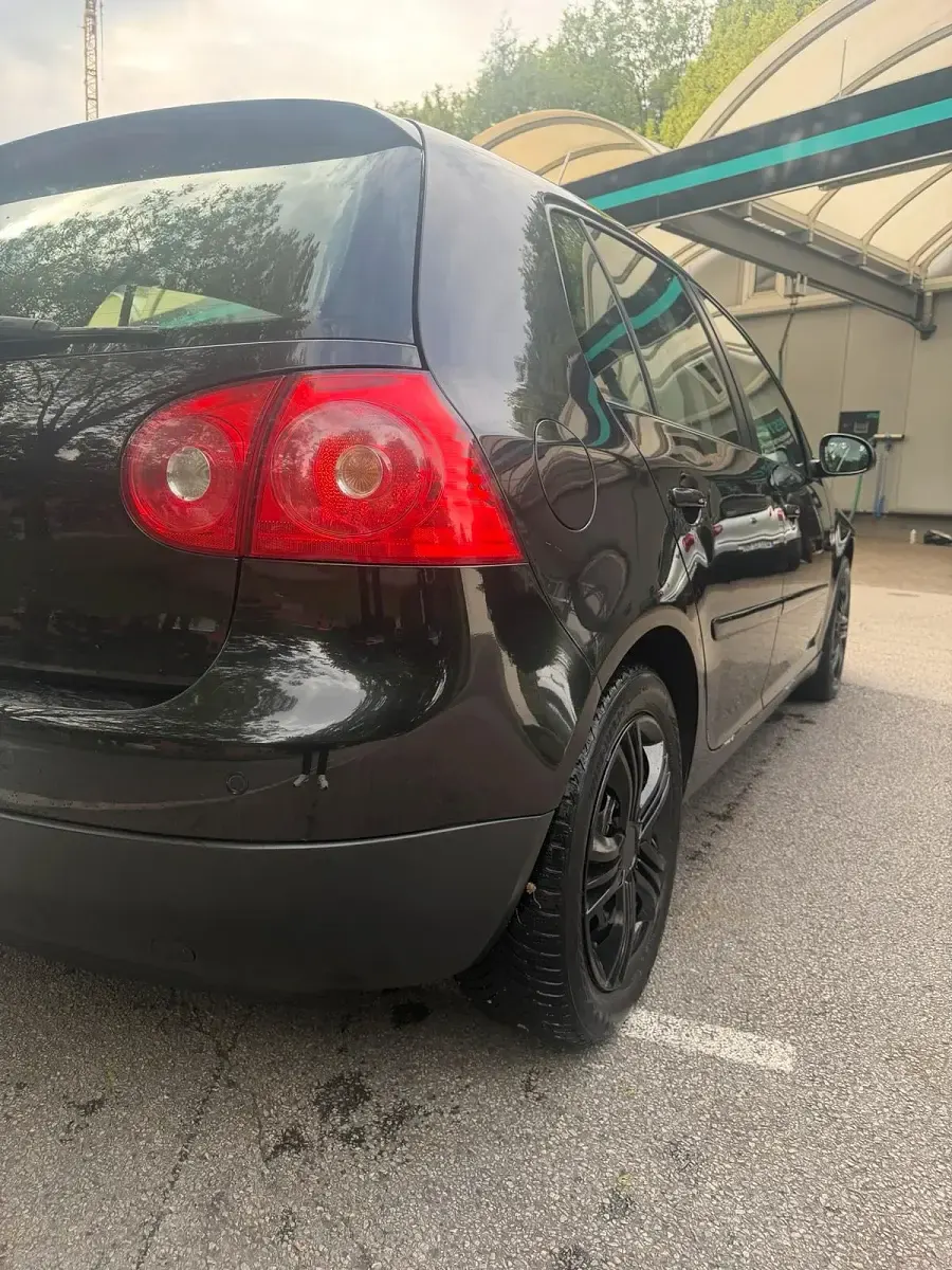 Gebraucht VW Golf V 84 PS (61 kW) 2007 Schwarz Kleinwagen