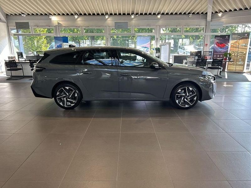 Neu Peugeot 308 SW Allure 145 PS (106 kW) 2025 Grau Kombi