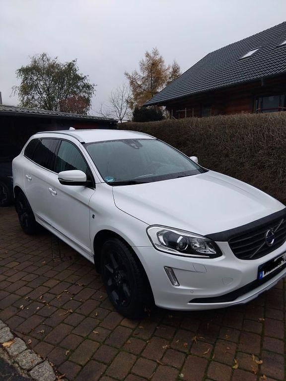 Weiß Gebraucht 2015 Volvo XC60 Ocean Race SUV | 16.999 € (Fairer Preis) - Bild 1/4