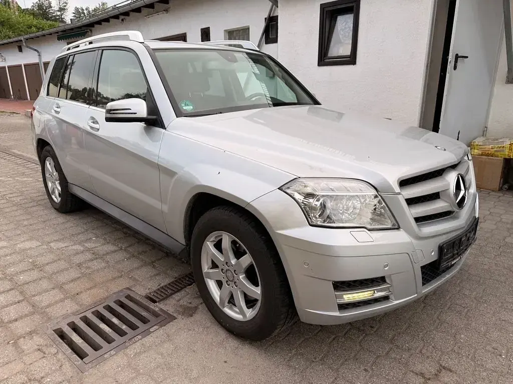 Gebraucht Mercedes GLK320 231 PS (169 kW) 2010 Silber SUV