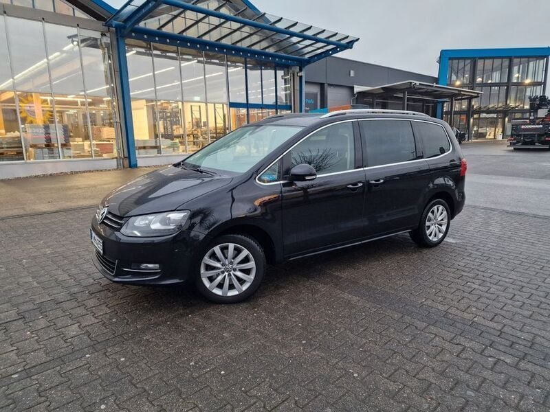 Schwarz Gebraucht 2015 VW Sharan Highline Van / Kleinbus | 15.490 € (Superpreis) - Bild 1/4