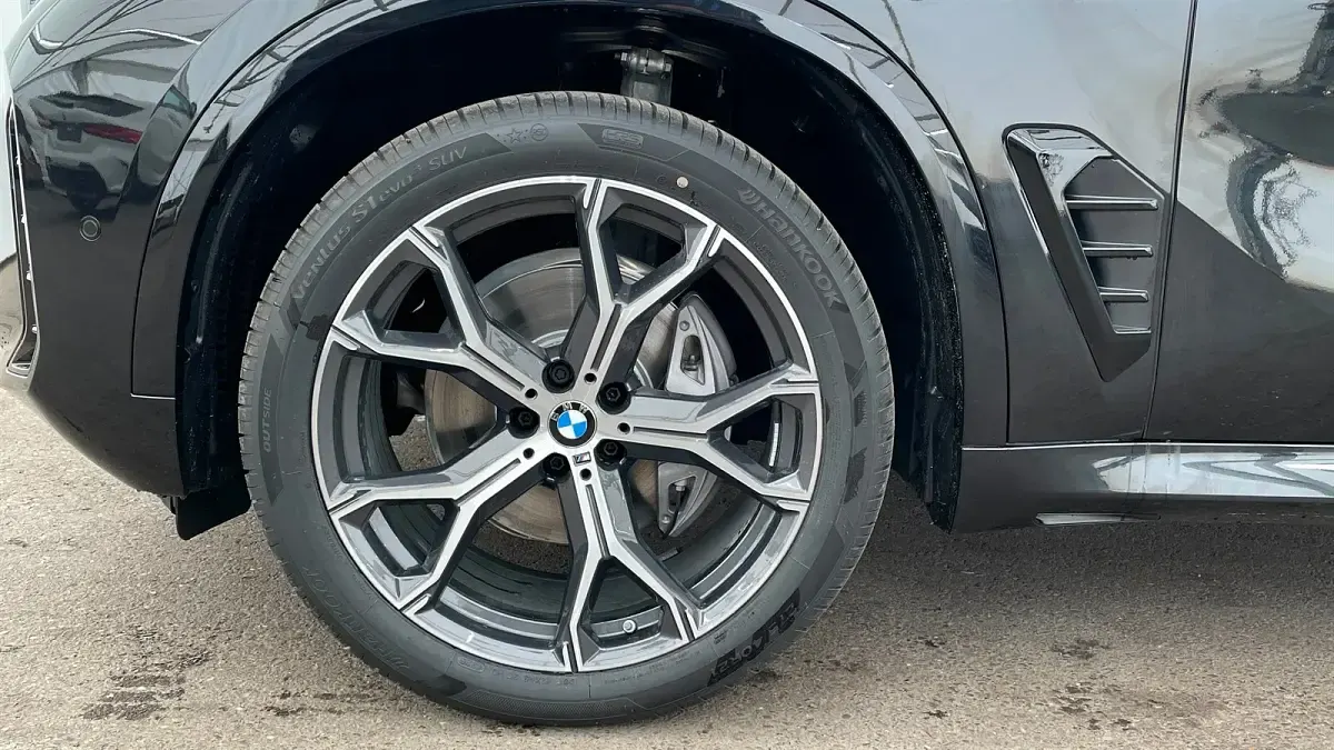 Neu BMW X5 Efficient Dynamics 381 PS (280 kW) 2026 Saphirschwarz metallic SUV
