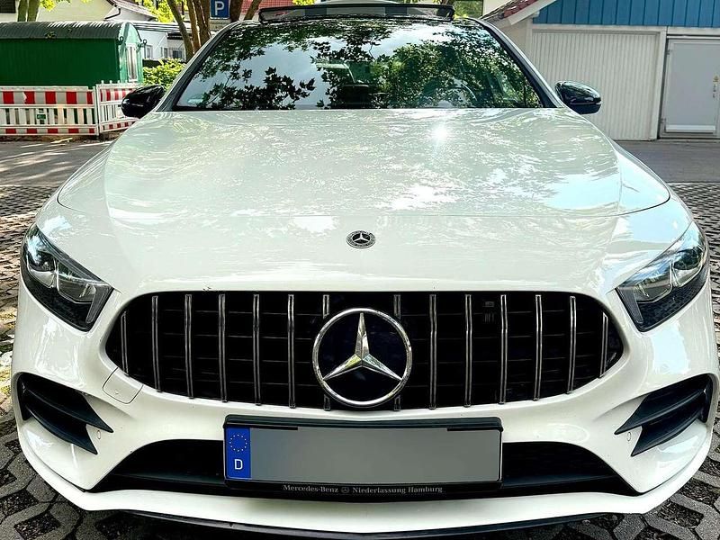 Weiß Gebraucht 2020 Mercedes A250 AMG line Limousine | 28.000 € (Teuer) - Bild 1/4